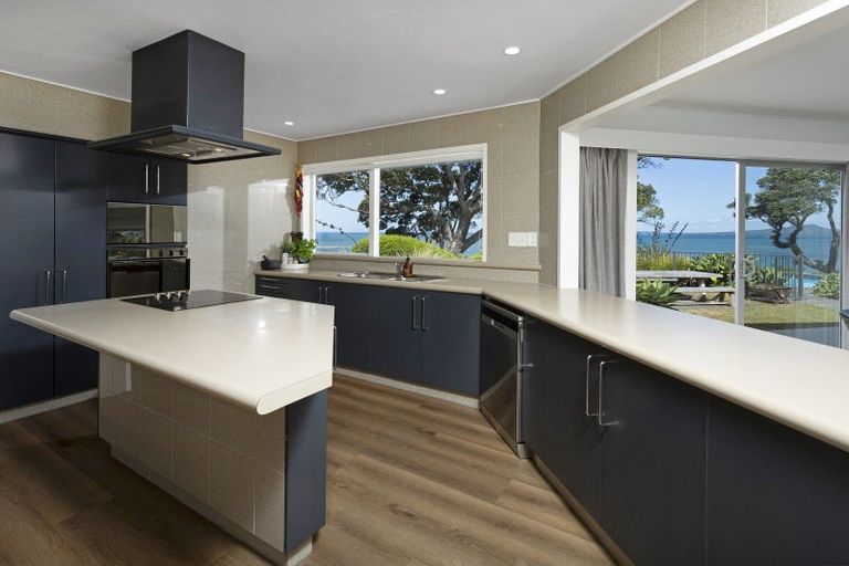 Photo of property in 62 Sharon Road, Waiake, Auckland, 0630