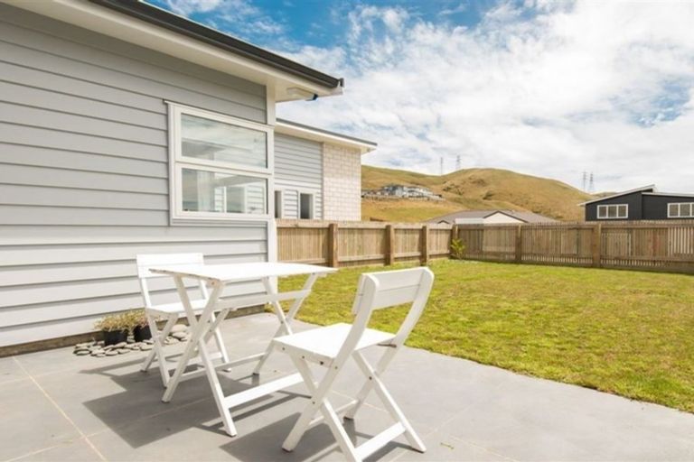 Photo of property in 114 Amesbury Drive, Churton Park, Wellington, 6037