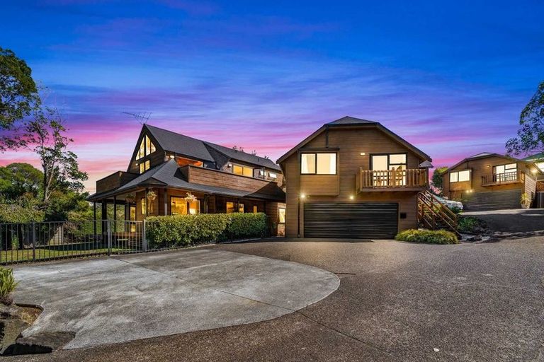 Photo of property in 131 Edmonton Road, Te Atatu South, Auckland, 0610