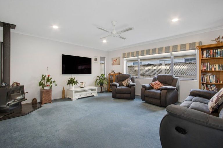 Photo of property in 2 Atlanta Court, Katikati, 3129