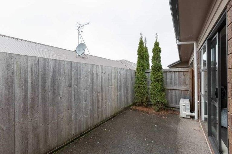 Photo of property in 108u5 Old Farm Road, Hamilton East, Hamilton, 3216