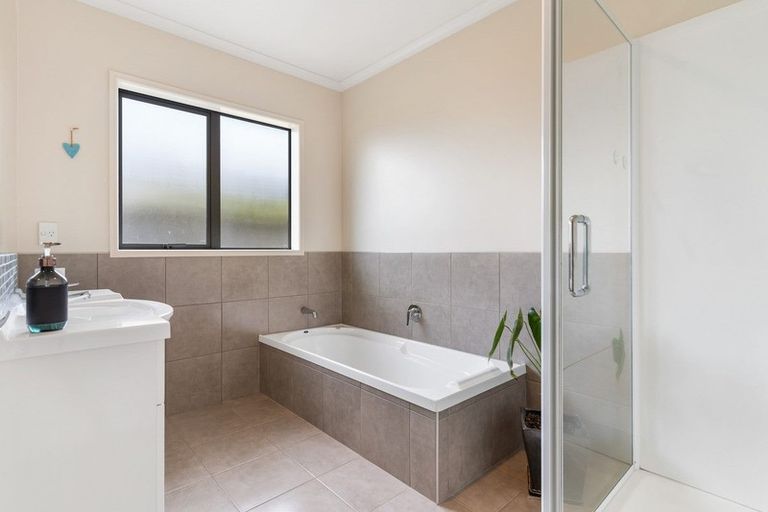 Photo of property in 3 Sarah Place, Papamoa Beach, Papamoa, 3118
