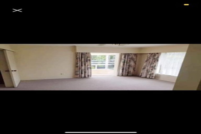 Photo of property in 100 Churton Drive, Churton Park, Wellington, 6037