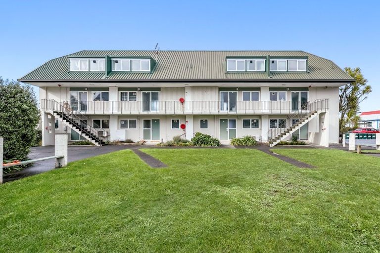 Photo of property in 2/21 Britannia Street, Petone, Lower Hutt, 5012