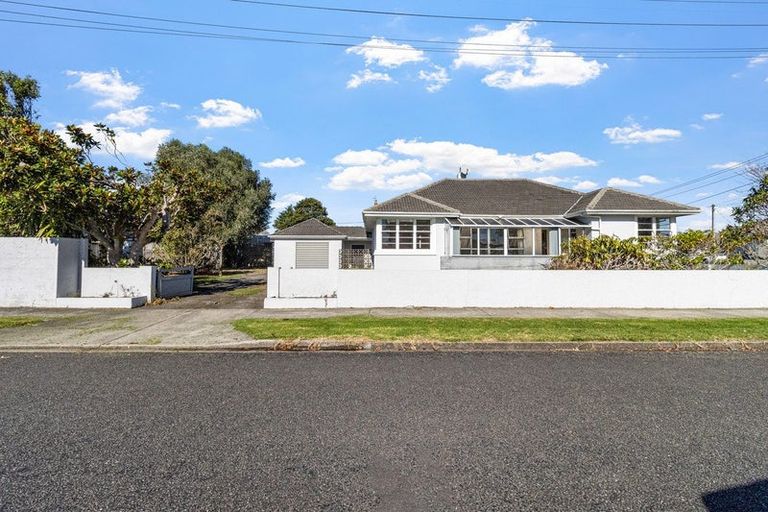 Photo of property in 27 Tokomaru Street, Welbourn, New Plymouth, 4312