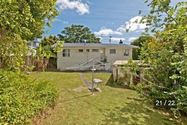 Photo of property in 23 Ellice Road, Totara Vale, Auckland, 0629