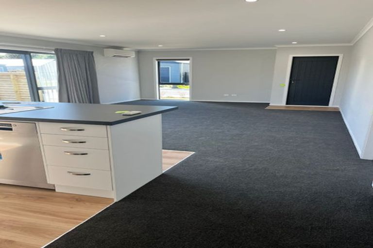 Photo of property in 9 Koru Loop, Paraparaumu, 5032