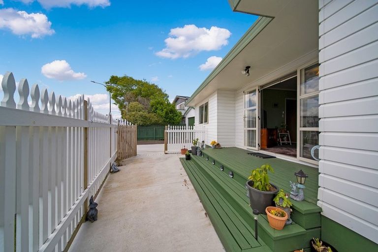 Photo of property in 57 Murray Avenue, Hawera, 4610
