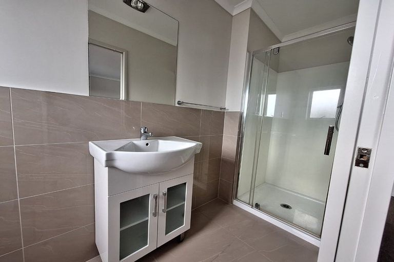 Photo of property in 4/4 Wallson Crescent, Wiri, Auckland, 2104