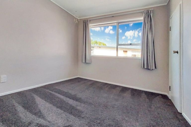 Photo of property in 18 Solar Road, Glen Eden, Auckland, 0602