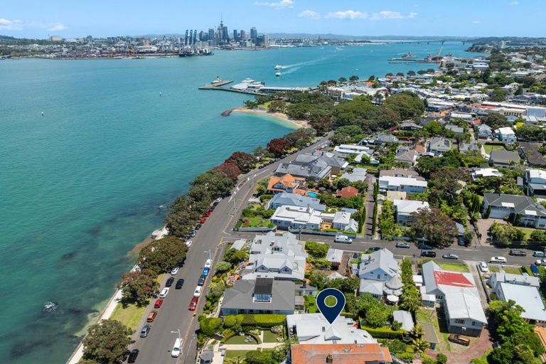 Photo of property in 11 King Edward Parade, Devonport, Auckland, 0624