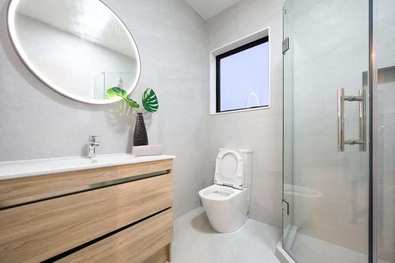 Photo of property in 7 Awa Avenue, Helensville, 0800