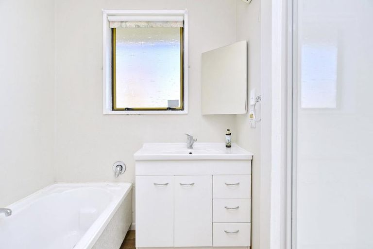 Photo of property in 17 Castile Place, Belfast, Christchurch, 8051