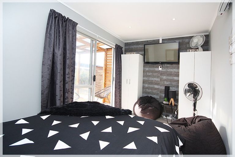 Photo of property in 15 Forbes Road, Foxton Beach, Foxton, 4815