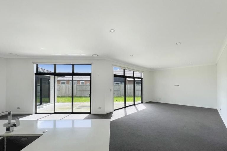 Photo of property in 16 Helen June Avenue, Flagstaff, Hamilton, 3210