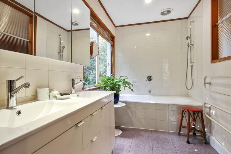 Photo of property in 773 South Titirangi Road, Titirangi, Auckland, 0604