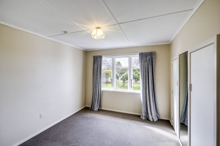 Photo of property in 17 Hinton Road, Taradale, Napier, 4112