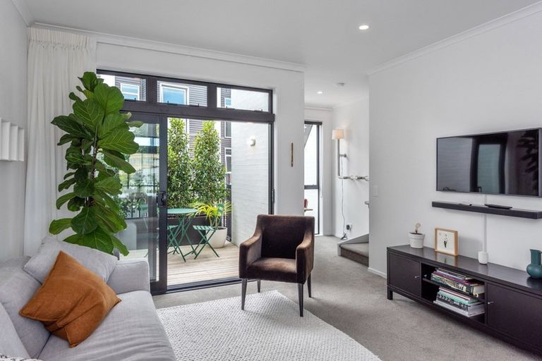 Photo of property in 10 Mayfly Lane, Hobsonville, Auckland, 0616