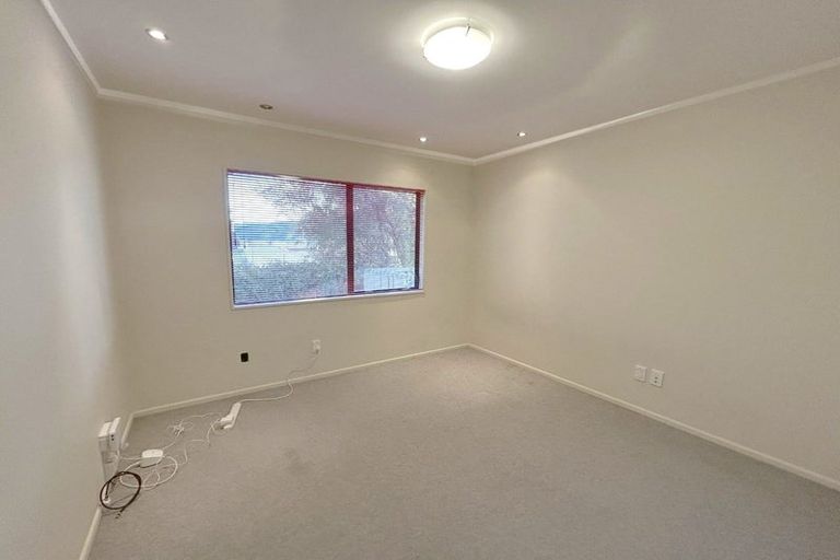 Photo of property in 9 Monarch Grove, Maoribank, Upper Hutt, 5018