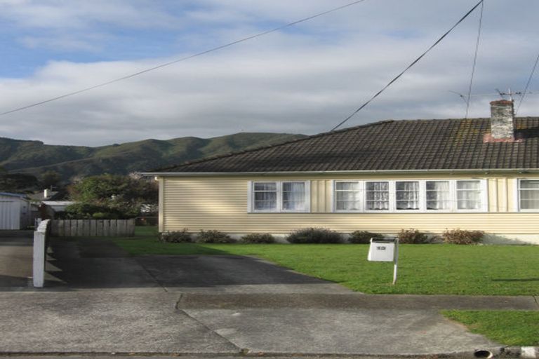 Photo of property in 13 Hodgins Grove, Naenae, Lower Hutt, 5011