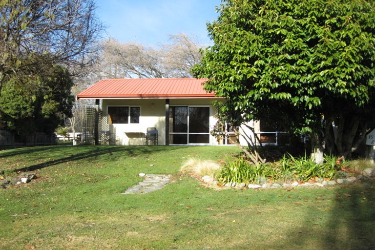 Photo of property in 15 Heuchan Lane, Wanaka, 9305