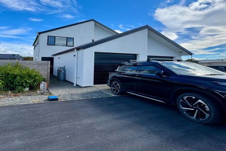 Photo of property in 2/20 Ballinger Place, Carterton, 5713