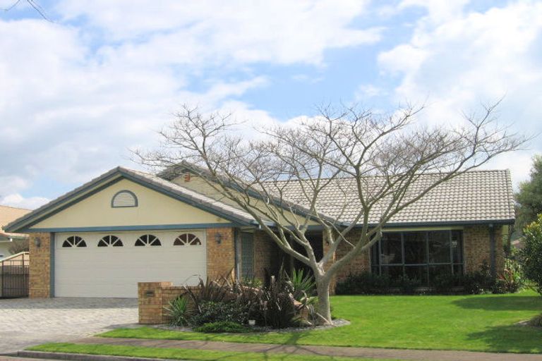 Photo of property in 4 Banksia Dell, Mount Maunganui, 3116