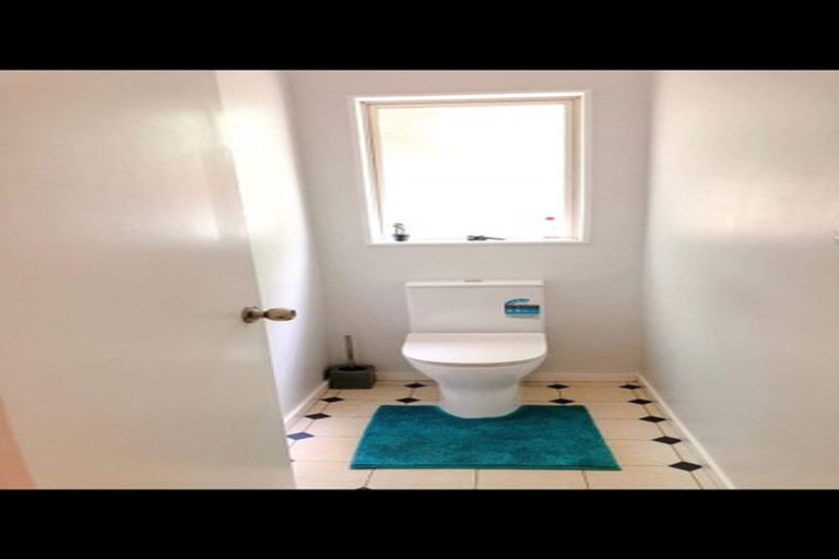 Photo of property in 8f2- Tulsa Grove, Totara Park, Upper Hutt, 5018