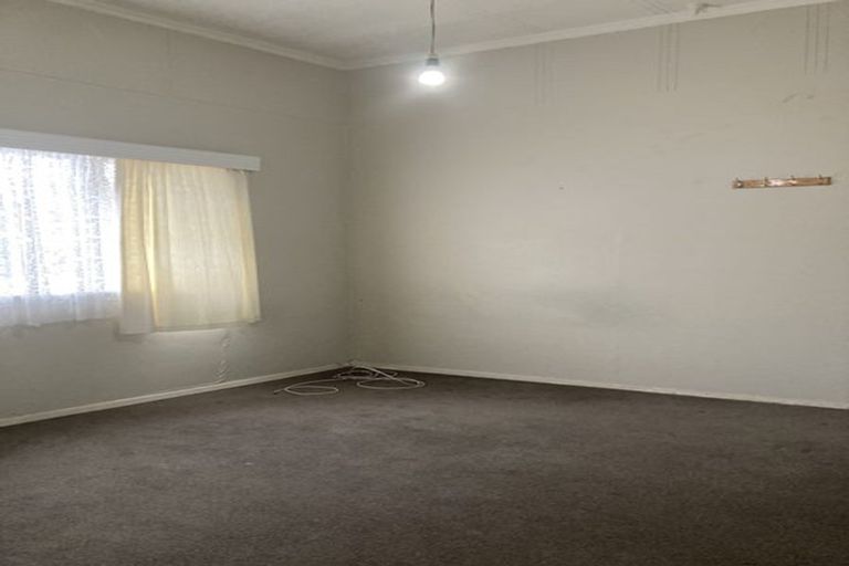 Photo of property in 11 Rua Street, Lyall Bay, Wellington, 6022
