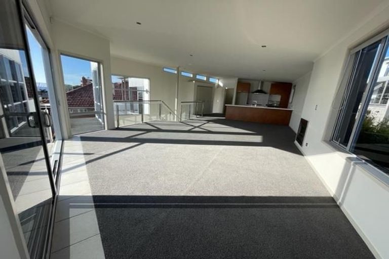 Photo of property in 348 Beach Road, Mairangi Bay, Auckland, 0630