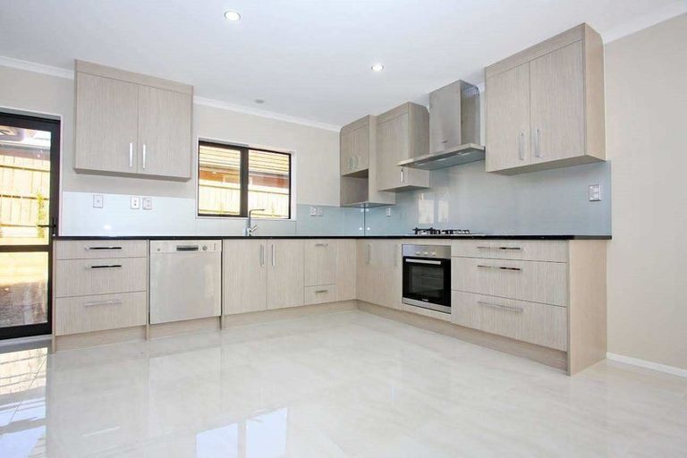 Photo of property in 6 Goyal Lane, Pakuranga, Auckland, 2010