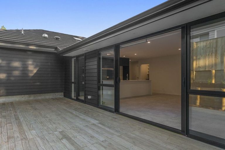 Photo of property in 5 Maraeariki Avenue, Orewa, 0931