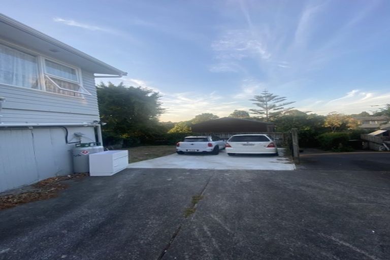 Photo of property in 1/30 Sunnyfield Crescent, Glenfield, Auckland, 0629