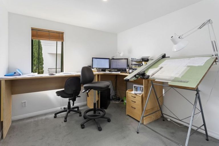 Photo of property in Regent Courts, 5/75 Gloucester Street, Christchurch Central, Christchurch, 8013