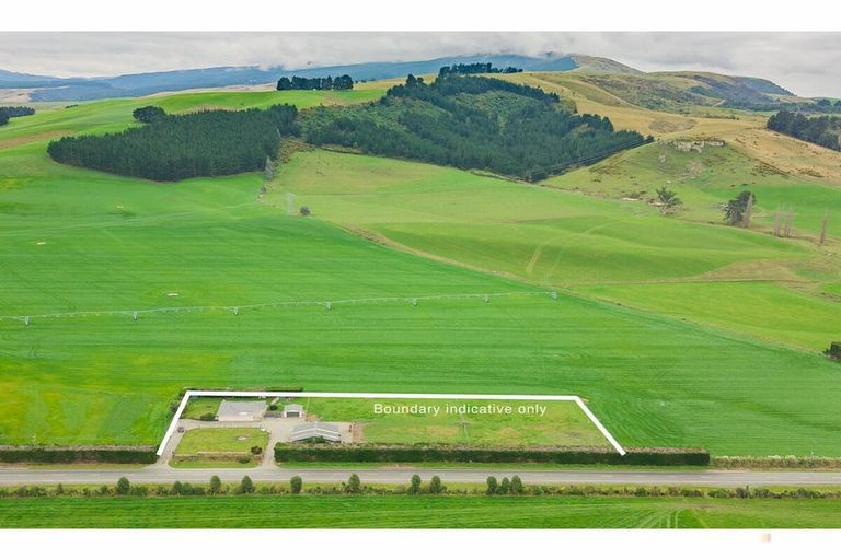 Photo of property in 856 Hakataramea Highway, Waimate, 7977
