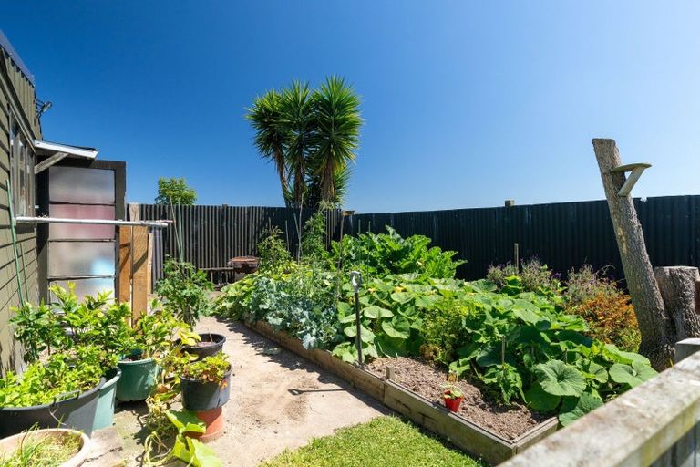 Photo of property in 6 Grenville Street, Levin, 5510