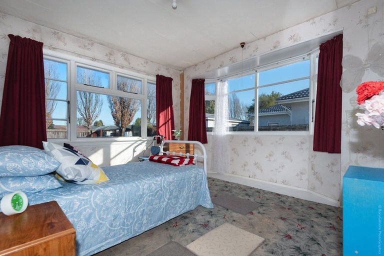Photo of property in 102 Yaldhurst Road, Sockburn, Christchurch, 8042