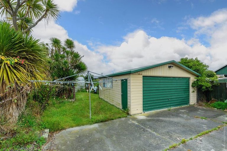 Photo of property in 533 Marine Parade, South New Brighton, Christchurch, 8062