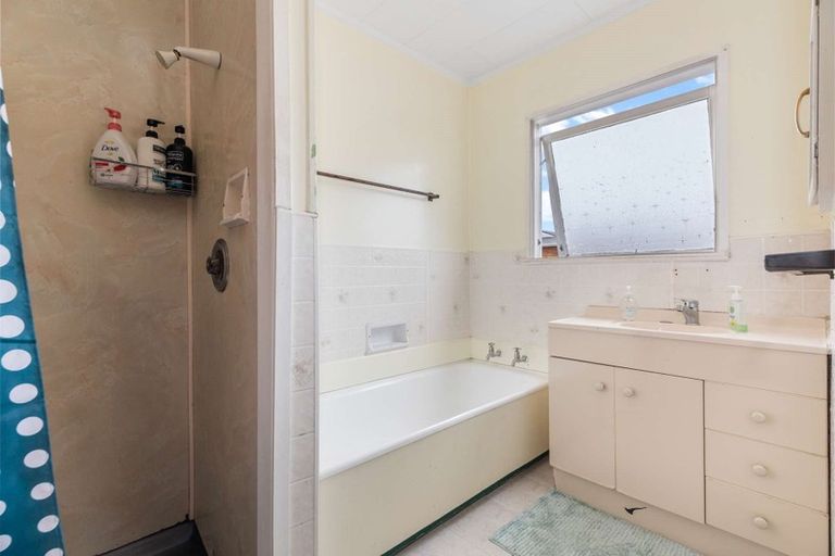 Photo of property in 62 Mckinstry Avenue, Mangere East, Auckland, 2024