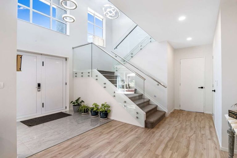 Photo of property in 6 Kahu Close, Orewa, 0931