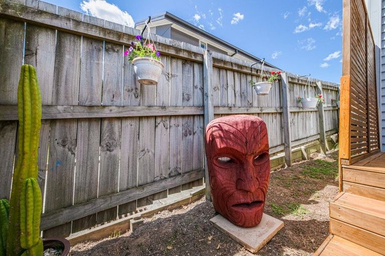 Photo of property in 1/4 Edgerton Road, Te Atatu Peninsula, Auckland, 0610