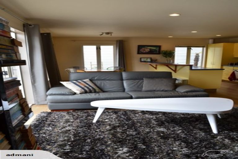 Photo of property in 2/240 Kilmore Street, Christchurch Central, Christchurch, 8011