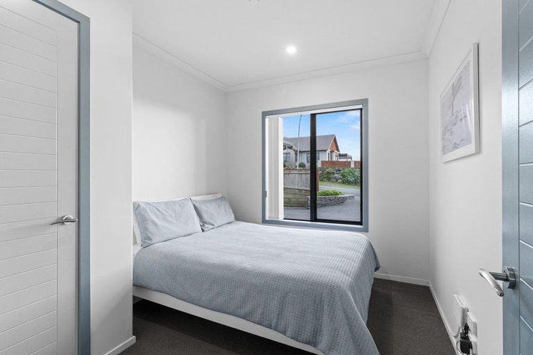 Photo of property in 48 Karamea Street, Whalers Gate, New Plymouth, 4310