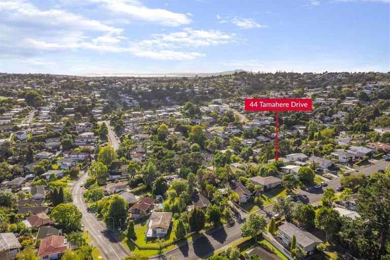 Photo of property in 44 Tamahere Drive, Glenfield, Auckland, 0629