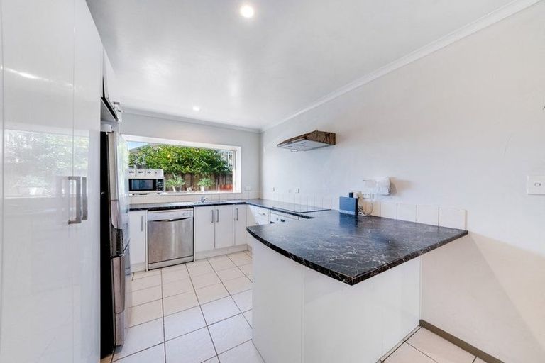 Photo of property in 22 Enuamanu Road, Favona, Auckland, 2024