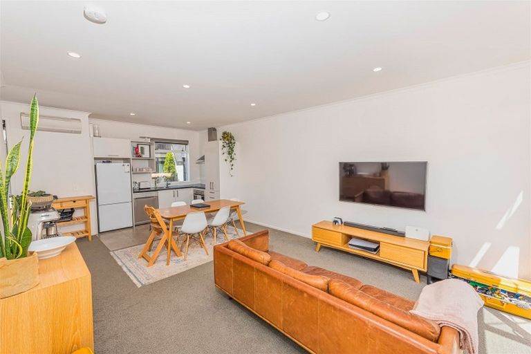 Photo of property in 25 Marine Parade, Hobsonville, Auckland, 0616