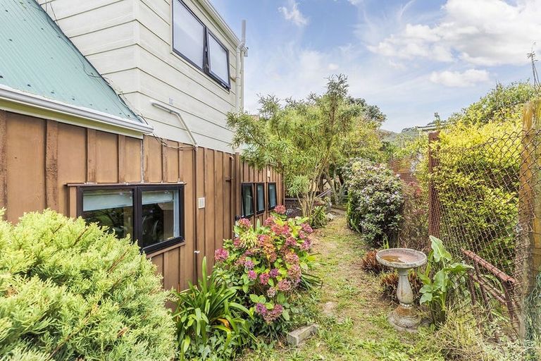 Photo of property in 108a Weka Street, Miramar, Wellington, 6022