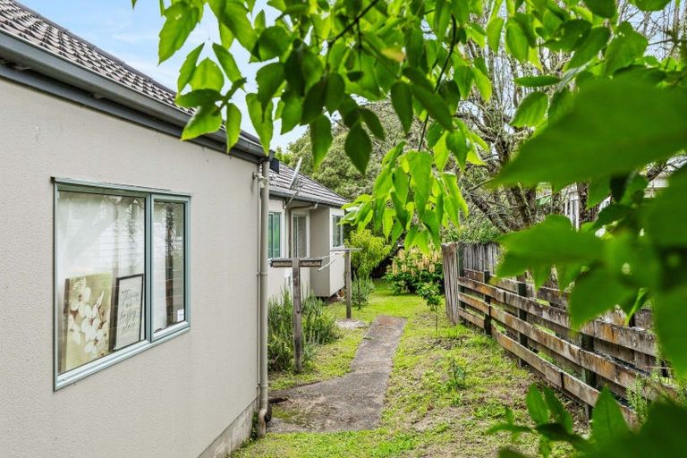 Photo of property in 90a Atkinson Road, Titirangi, Auckland, 0604