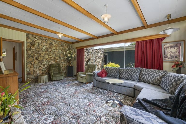 Photo of property in 12 Totara Terrace, Inglewood, 4330