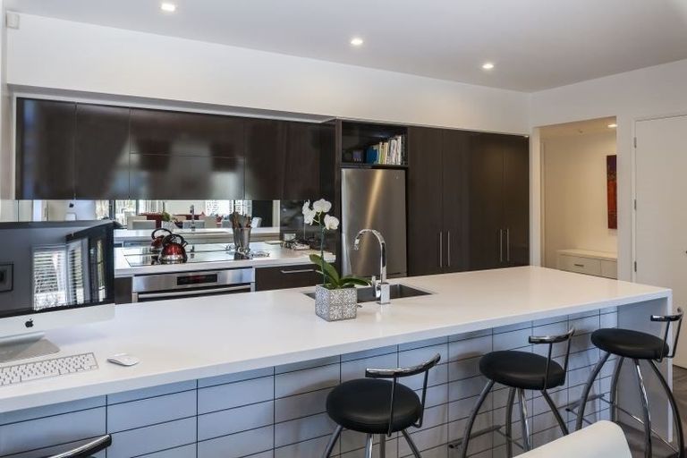 Photo of property in 2/2a Dorset Street, Christchurch Central, Christchurch, 8013